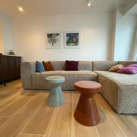 Sunny Seaview Apartment *